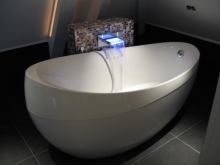 Акрилна вана Aveo от Villeroy&Boch