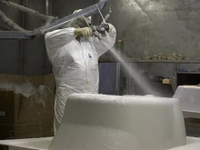 Подсилване на акрилна вана с полиуретан и стъклени влакна