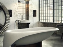 Kaareva kylpyamme sisätiloissa