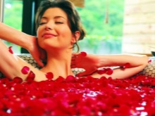 Bath with Roses