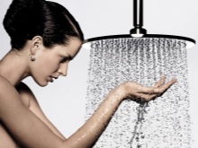 Vackert utformad takdusch