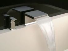 Mešalnik Cascade za rob kopalne kadi