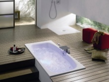 Patogiai pasiekiama įleidžiama vonia