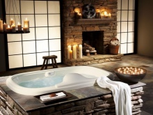 Įleistinė vonia su įdomia apdaila