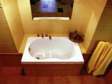 Bella piccola vasca da bagno in acrilico