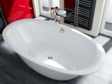 The oval steel bathtub