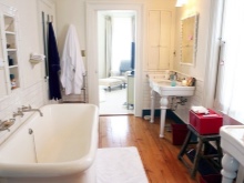 Ovális fürdőszoba egy kis feng shui fürdőszobában