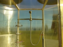 Costruzione del pavimento per una cabina doccia in policarbonato