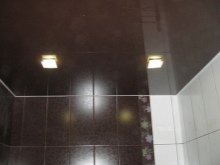 Valitsemalla kylpyhuoneen katto - venyttää tai kipsilevyjen