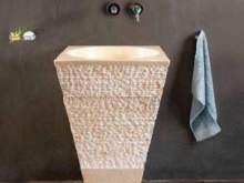 Conische stenen wastafel