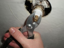 Törött csaptelep cseréje a zuhanyzóban