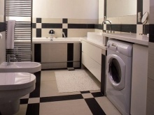 Αγοράζοντας χωνευτά έπιπλα μπάνιου για το πλυντήριο ρούχων σας