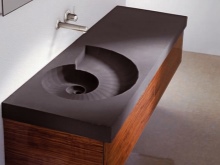 Diskbänkar av konstgjord sten 