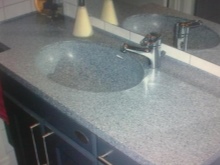 Tvättställ i konstgjord kompositsten