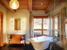 Stropni tramovi v kopalnici