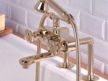 Βρύσες μπάνιου με δύο βαλβίδες