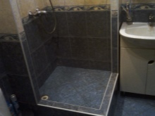 Tuš kabine brez pladnja za prhanje