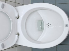 Dovážané WC s policou na misu