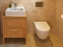 Sieniniai tualetai su paslėptu bakeliu