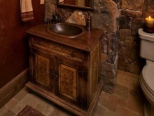 Materialien für italienische Badezimmermöbel