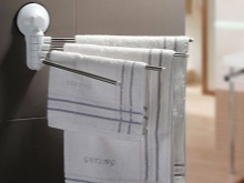 Prisisiurbimo puodelis rankšluosčių laikiklis vonios kambaryje