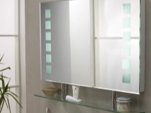 Advantages of a mirror with a shelf for the bathroom