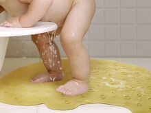 Hur man väljer en matta för en baby