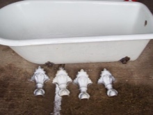 Montering av gjutjärnsbadkar på plats