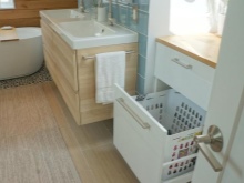Panier à linge encastré pour la salle de bains