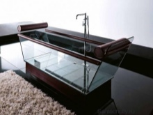 Vabalt seisev klaasist vann