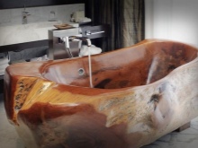 Vabalt seisev puidust vann