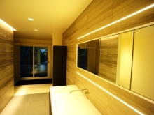 バスルームのLEDストリップライト