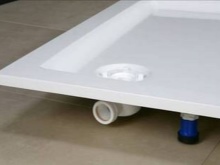 Instalación del sifón en un plato de ducha