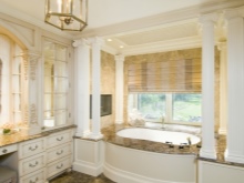 Superfici di marmo barocco in bagno