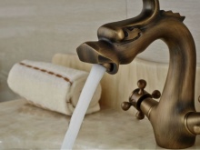 Torneiras retrorreflectoras para casa de banho retro