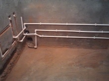 Fasi della sostituzione dei tubi del bagno