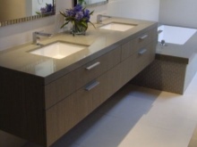 Sieninė pakabinama vonios kambario spintelė su praustuvais