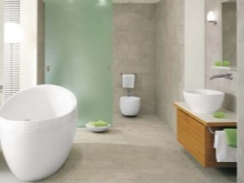 Kylpyhuoneen sisätilojen jakaminen wc:n kanssa lasiseinillä