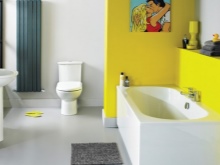 Keltainen, valkoinen kylpyhuoneen sisustus, yhdistettynä wc:hen