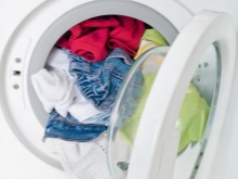 Perpildyta skalbyklė yra viena iš triukšmingo sukimosi priežasčių