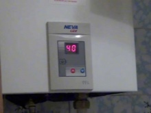Gas water heater running on batteries