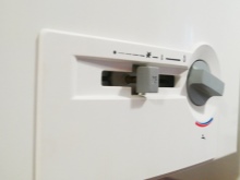 Gas water heater with piezorozhigi