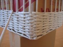 Țesut coș de rufe dreptunghiular din resturi de ziar