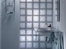 душ от стъклен блок