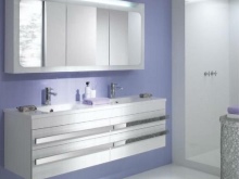 Dvojni umivalnik za prostorne sobe