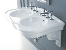 Snežno beli dvojni umivalnik