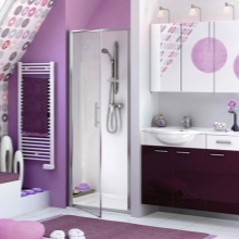 Bútor a lila fürdőszobában