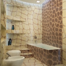 Originalus rudų atspalvių vonios kambarys