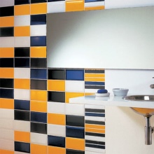 Vícebarevné španělské dlaždice