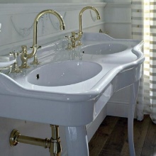 Porcelanski dvojni umivalnik